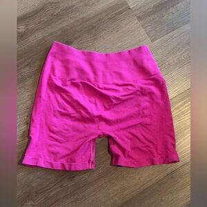 Alphalete Amplify Shorts 4.5” Size L